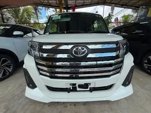 Toyota Roomy Custom GT 2024