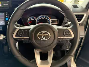 Toyota Roomy Custom GT 2024