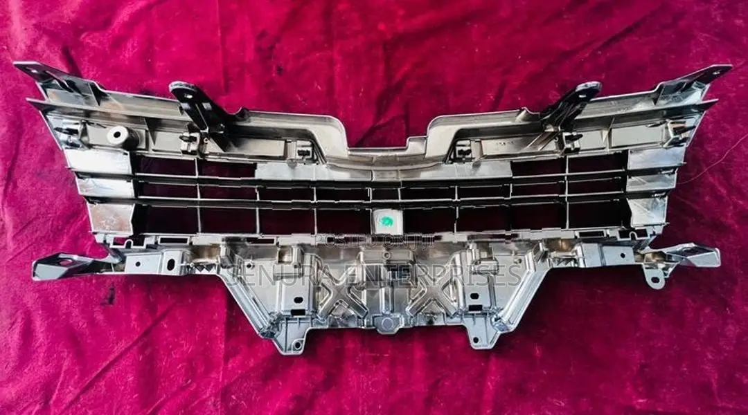 Toyota Voxy Zwr80 G Radiator Grille