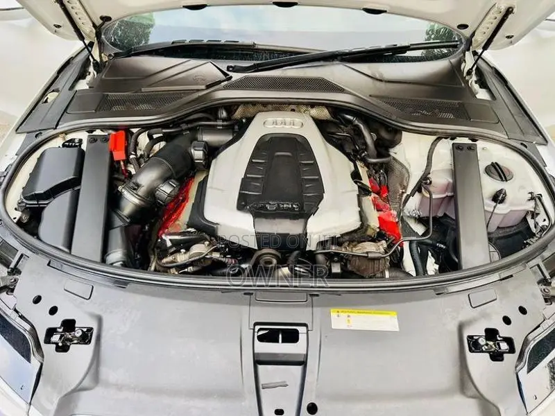 Audi A8 3.0 L 2016