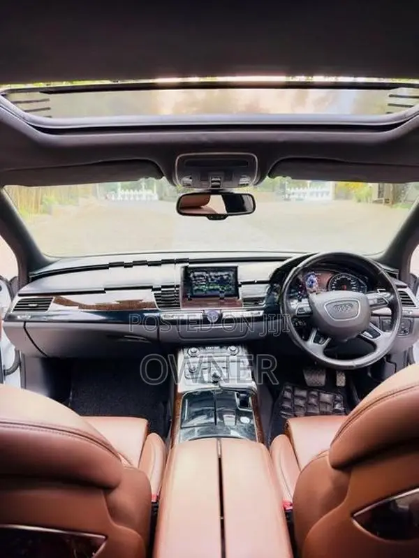Audi A8 3.0 L 2016