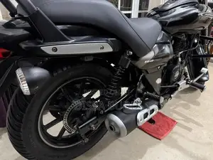 Bajaj Avenger Street 160 2017