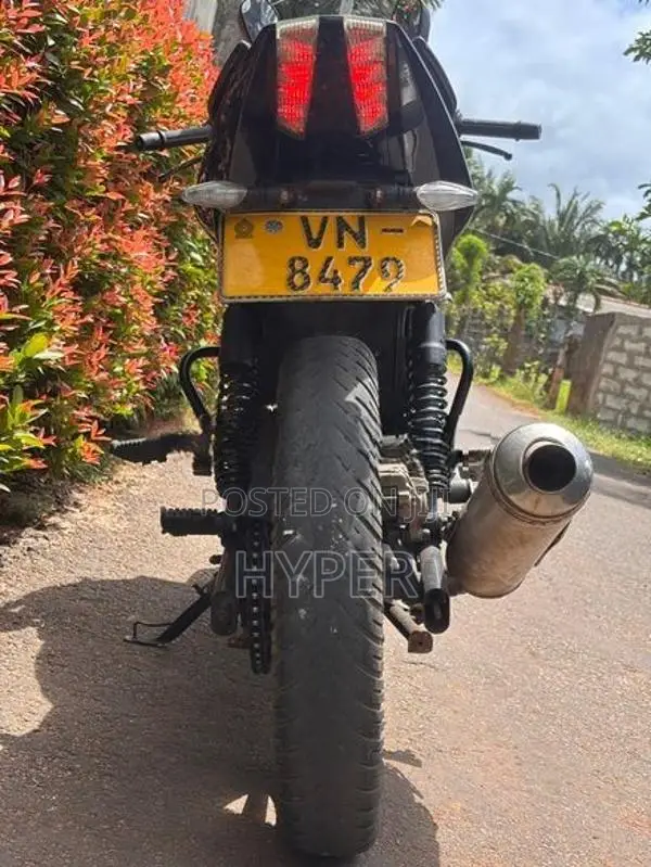 Bajaj Pulsar 220F 2010
