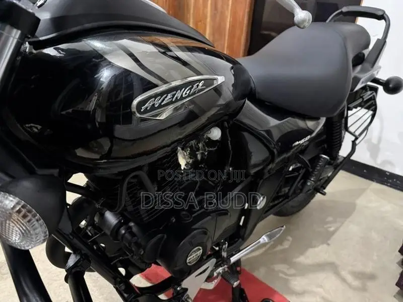 Bajaj Avenger Street 160 2017