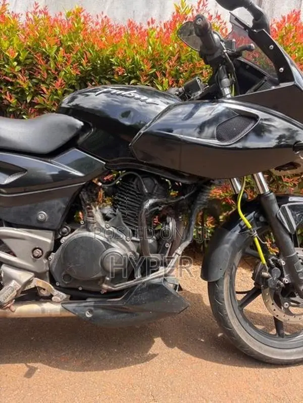 Bajaj Pulsar 220F 2010