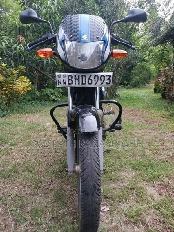 Bajaj CT100 2018