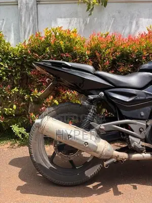 Bajaj Pulsar 220F 2010
