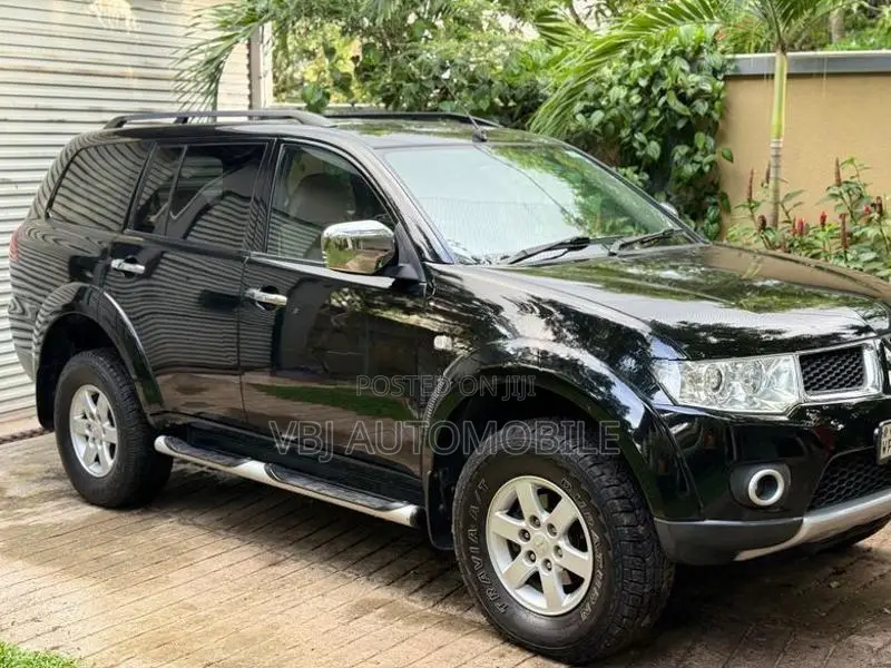 Mitsubishi Montero Sport 2011