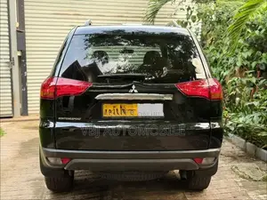 Mitsubishi Montero Sport 2011