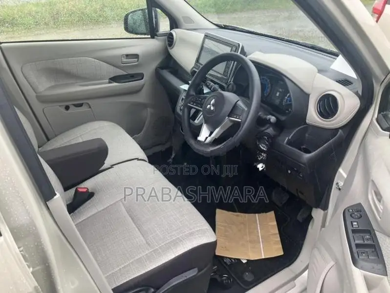 Mitsubishi eK Wagon M Grade Key Start 2025