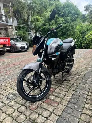 Yamaha FZs V2 On Light 2017