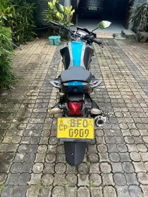 Yamaha FZs V2 On Light 2017