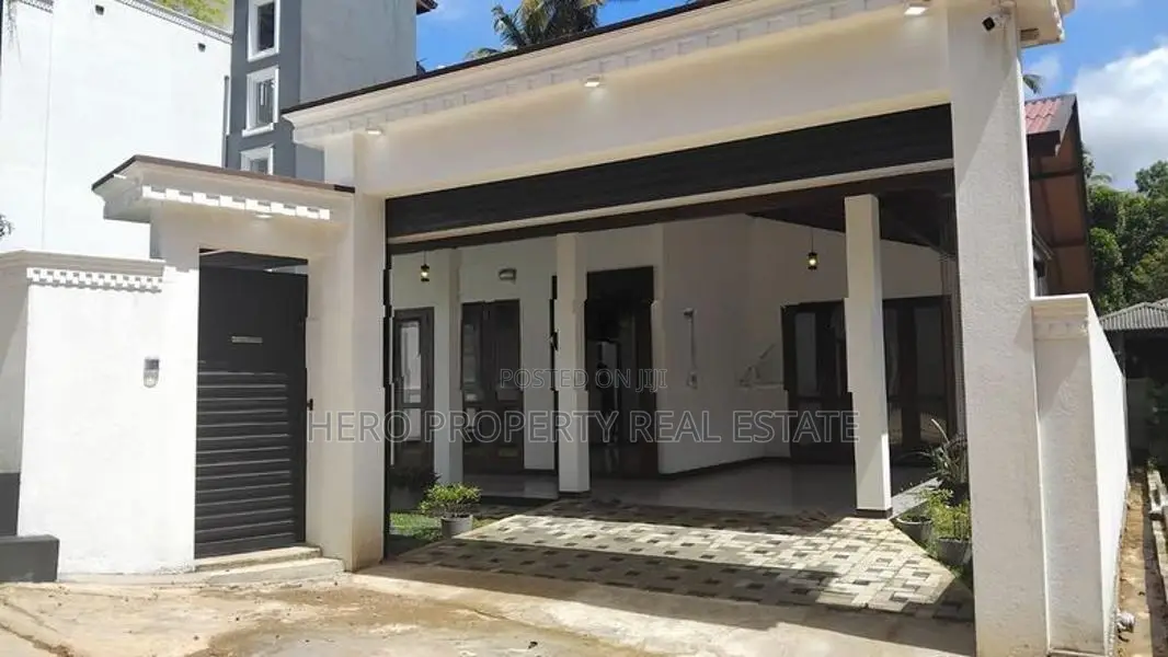 HJS166 - Single Storey House for Sale in Gampaha