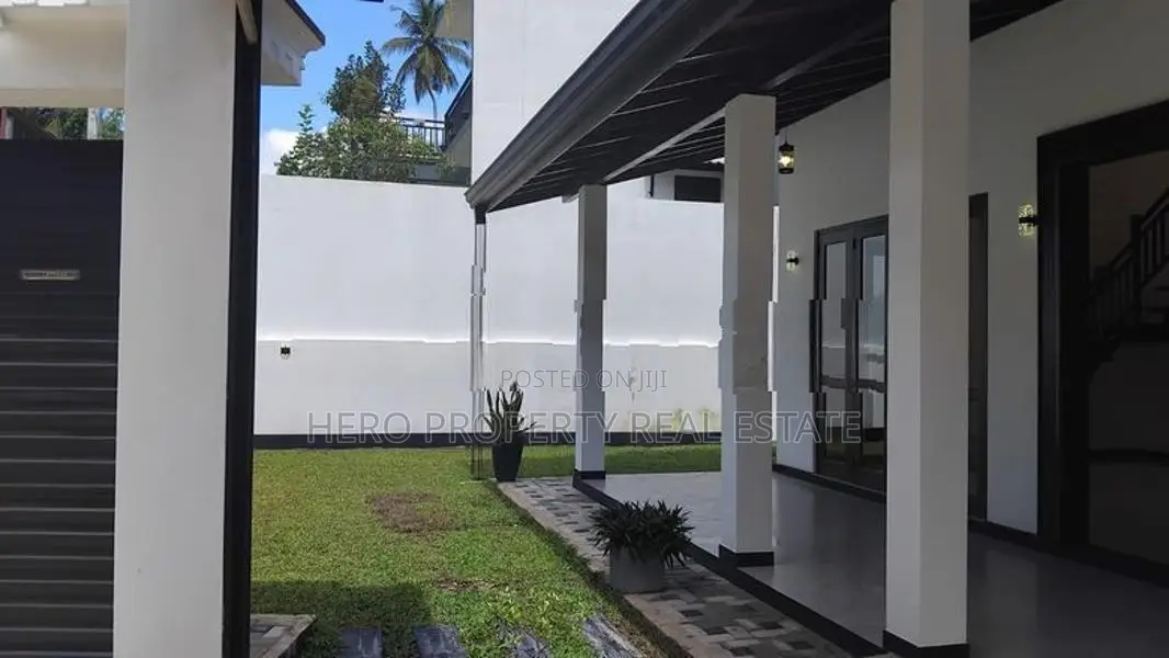 HJS166 - Single Storey House for Sale in Gampaha