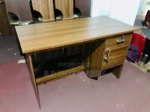 New 4*2 Ft Office Table