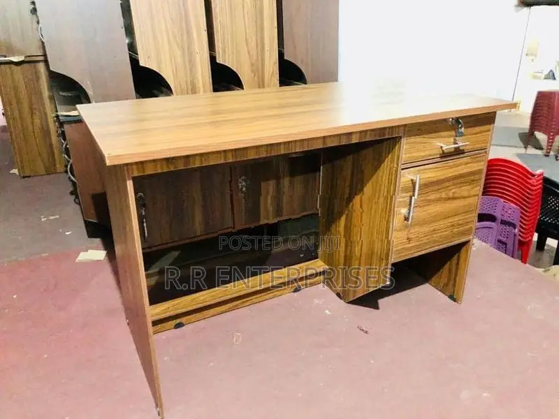 New 4*2 Ft Office Table