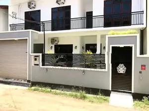 Brand New 3-Storey Luxury House for Sale – Horana