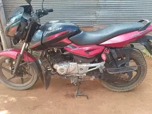 Bajaj Pulsar 150 pulser 2015