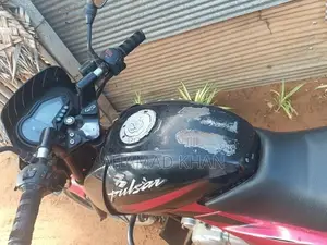 Bajaj Pulsar 150 pulser 2015