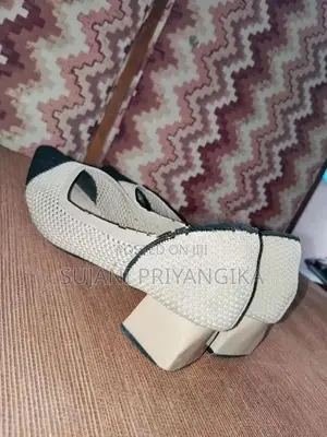 Brand New Rerejoy Knitted Pointed-Toe Heel Shoes