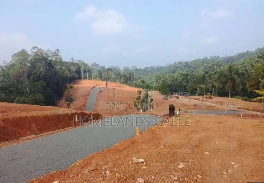 නිස්කලංකව වටපිටාවක, ගාල්ල පින්නදුව නගරයෙන් අගනා බිම් කොටස්