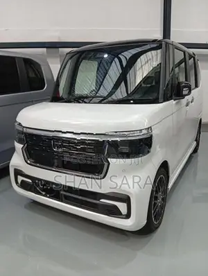 Honda N-Box Custom 2024