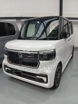 Honda N-Box Custom 2024