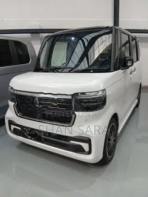 Honda N-Box Custom 2024