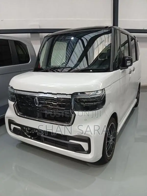 Honda N-Box Custom 2024