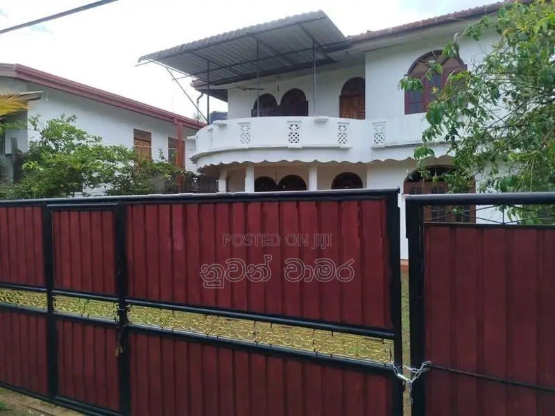 ඉඩම සමග දෙමල් නිවසක් විකිනීමට - බණ්ඩාරවෙල