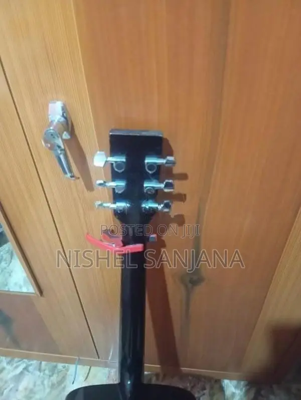 Box Guitar