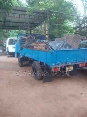 Isuzu Elf 1983