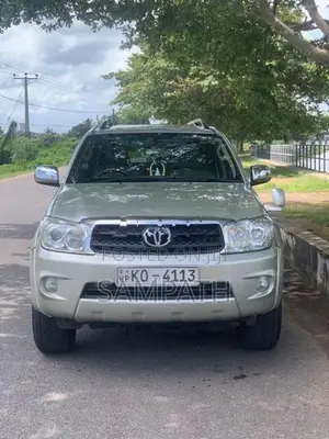 Toyota Fortuner 2011