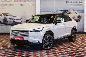 Honda Vezel Z Play Moonroof 2025