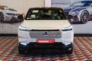 Honda Vezel Z Play Moonroof 2025