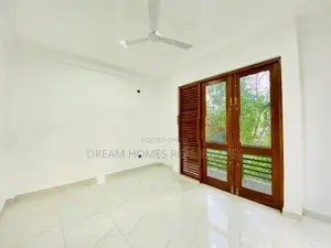 Luxury Box-Type Modern House for Sale – Talawathugoda / Hokandara Bord