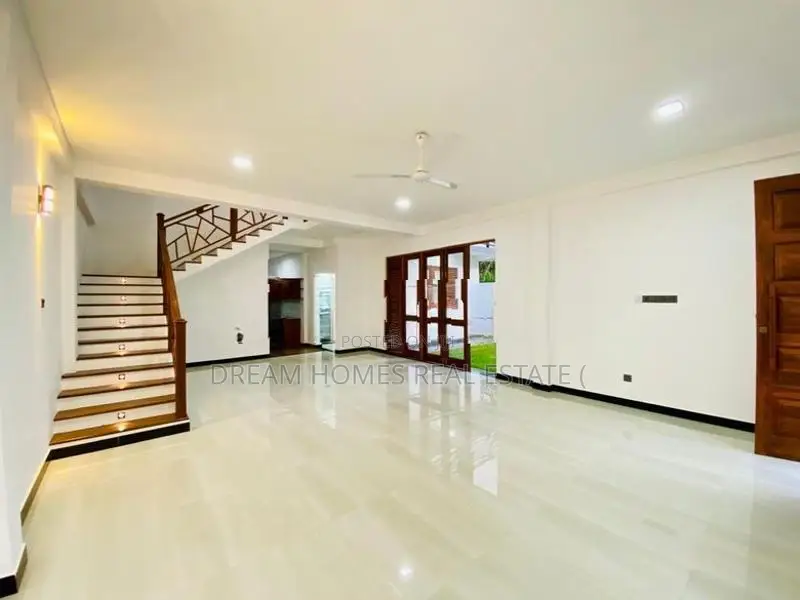 Luxury Box-Type Modern House for Sale – Talawathugoda / Hokandara Bord