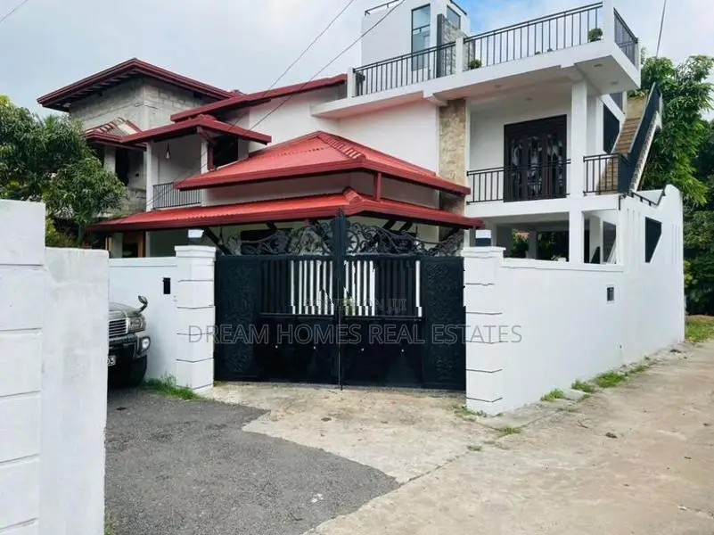 Modern 2-Storey Rooftop Home for Sale – Ganemulla