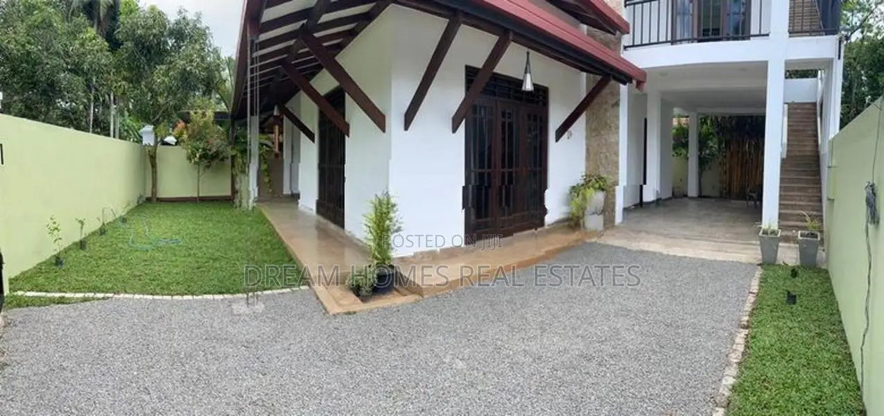 Modern 2-Storey Rooftop Home for Sale – Ganemulla