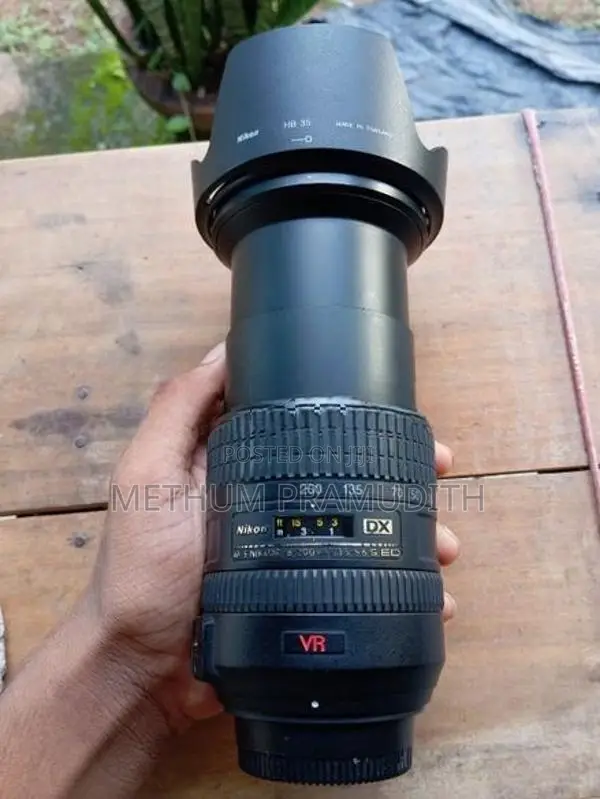 Nikon D90 with 18 200 VR Lens