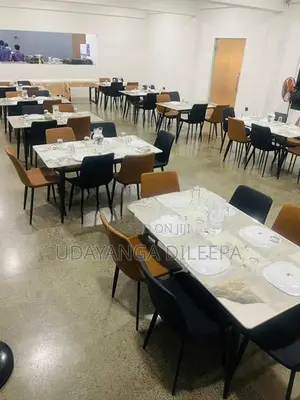 Restaurants Dining Table with Cushion Chairs
