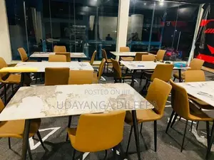 Restaurants Dining Table with Cushion Chairs