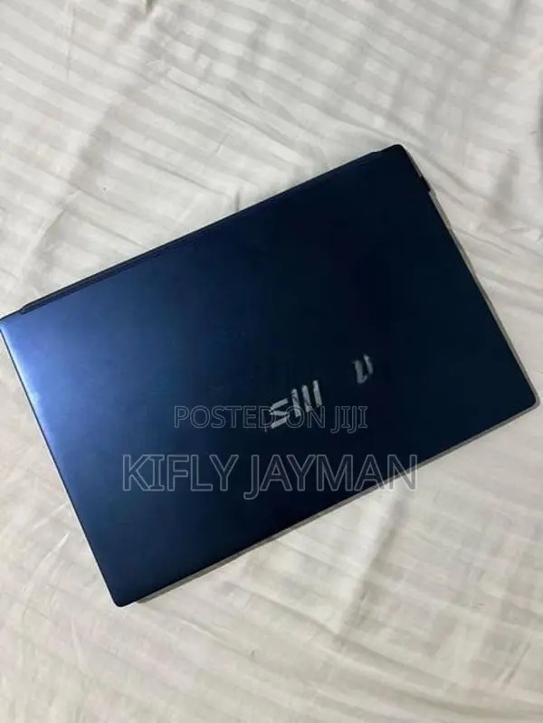 MSI Modern 15 B12MO Laptop