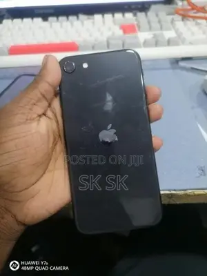 Apple iPhone SE 2 (Used)
