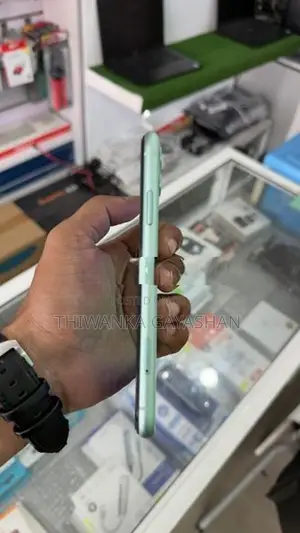 Apple iPhone 11 (Used)