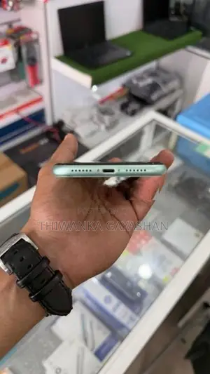 Apple iPhone 11 (Used)