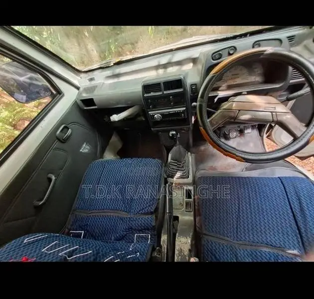 Mitsubishi Minicab 1993