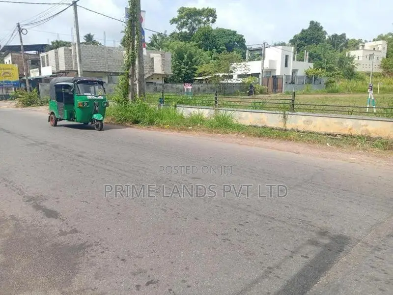 Commercial Land for Sale in Piliyandala