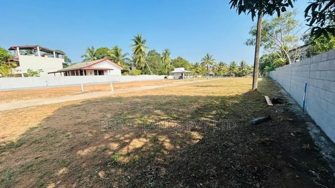 Land for Sale Near High Level Road Godagama