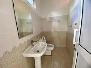 ( GC-1046) Highly Valuable 2nd Floor Shop Space Rent in Godagama